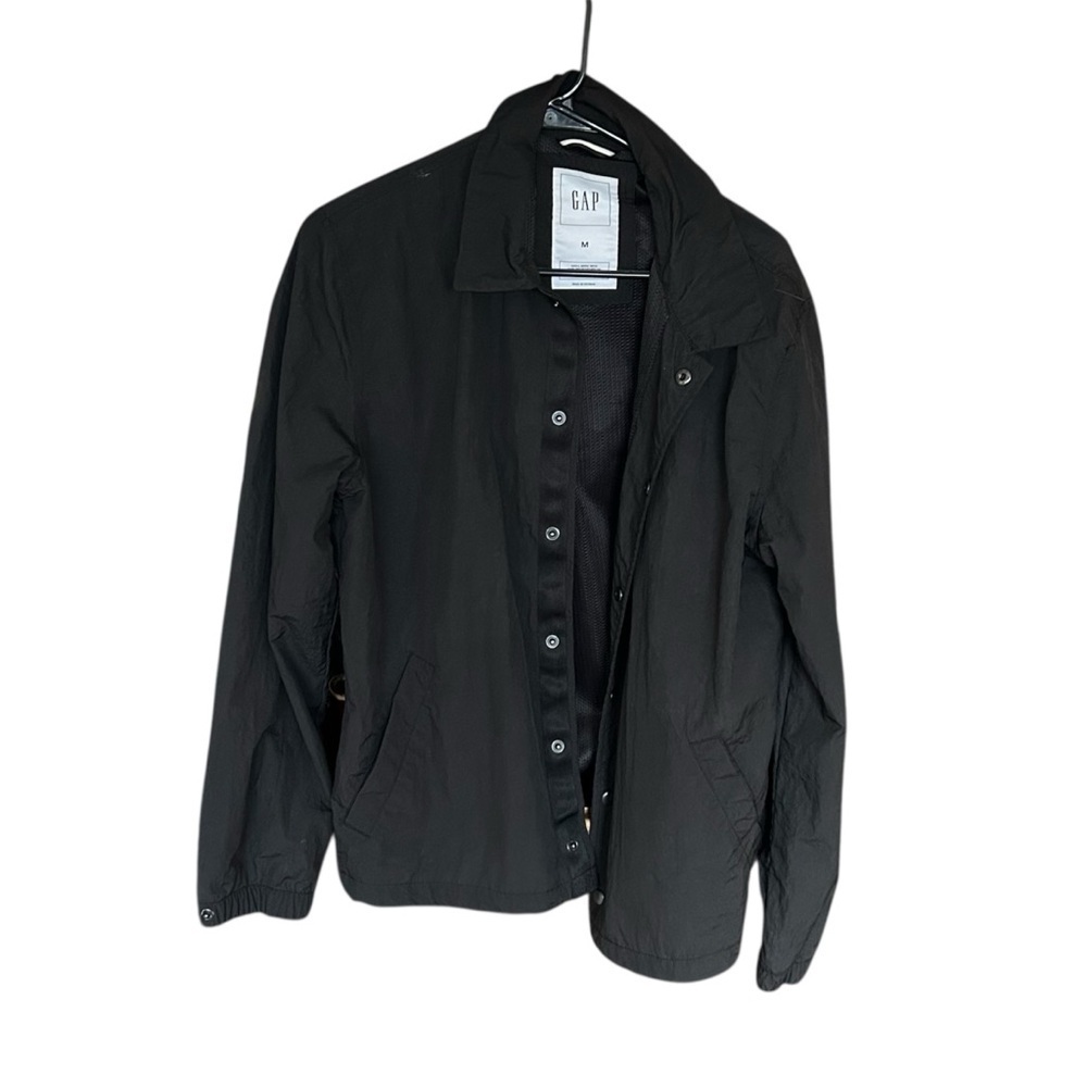 GAP Men’s Medium Wind Breaker Style Jacket in Black